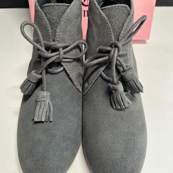 Crown Vintage “Spark” Genuine Suede Gray Wedge Tie- Ankle Booties  8M EUC - Picture 3 of 9